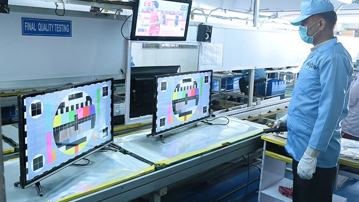 TV Assembly line Conveyor