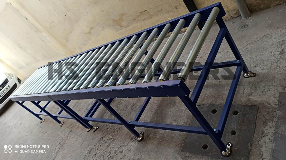 gravity roller conveyor