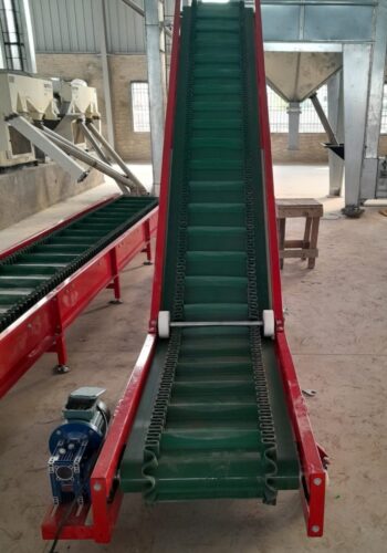 Inclined Cleated Conveyor